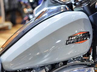 2024 Harley-Davidson Road Glide, серый, 4200000 рублей, вид 2