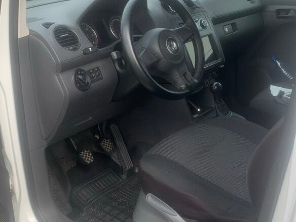 2011 Volkswagen Caddy Maxi III Рестайлинг, белый, 1400000 рублей - вид 7