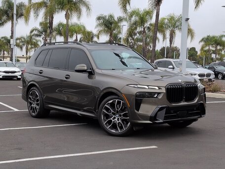 2025 BMW X7 40i I (G07) Рестайлинг, коричневый, 10674825 рублей, вид 3