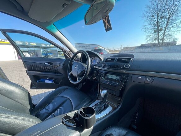 2002 Mercedes-Benz E-Класс 240 III (W211, S211), чёрный, 650000 рублей - вид 4