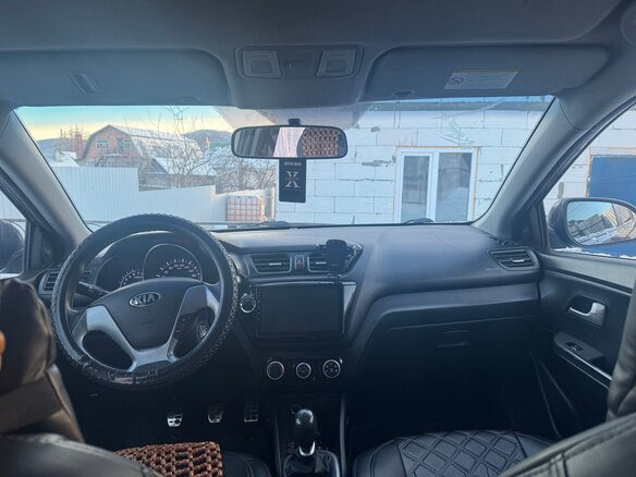 2015 Kia Rio III Рестайлинг, коричневый, 520000 рублей - вид 6