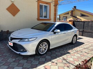 2020 Toyota Camry VIII (XV70), белый, 3050000 рублей, вид 1
