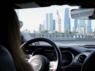 2018 Ford Mustang VI Рестайлинг, белый, 3600000 рублей, вид 3