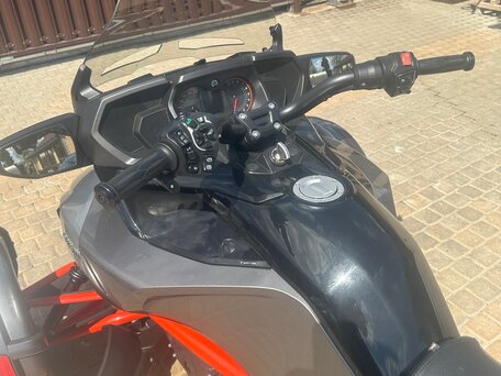 2016 BRP Can-Am Spyder, серебристый, 1630000 рублей, вид 3