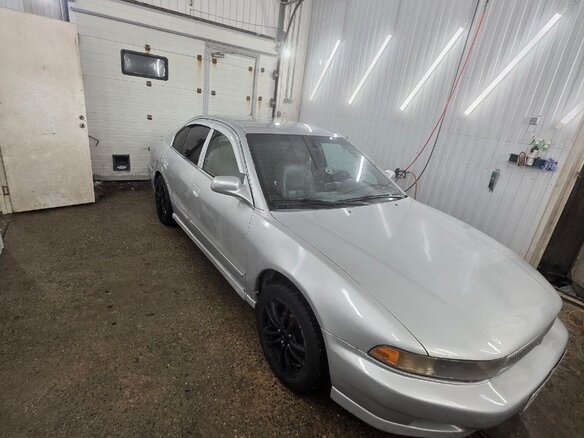2000 Mitsubishi Galant VIII Рестайлинг, серый, 230000 рублей - вид 1