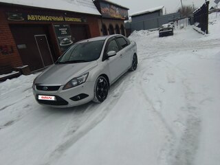 2008 Ford Focus II Рестайлинг, серебристый, 400000 рублей, вид 2
