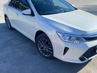 2016 Toyota Camry VII (XV50) Рестайлинг, белый, 1800000 рублей, вид 2