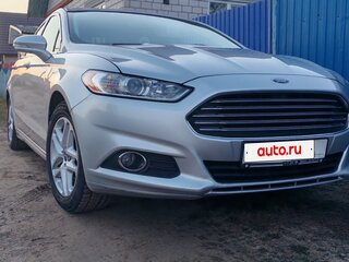 2015 Ford Fusion (North America) II, серебристый, 1600000 рублей, вид 2