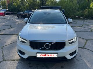 2020 Volvo XC40 I, белый, 2925000 рублей, вид 4