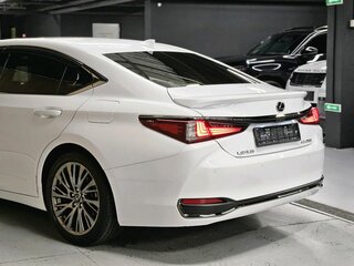 2020 Lexus ES 250 VII, белый, 4050000 рублей, вид 5