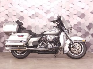 2006 Harley-Davidson Electra Glide, серебристый, 699000 рублей, вид 3