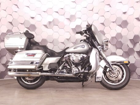 2006 Harley-Davidson Electra Glide, серебристый, 699000 рублей, вид 3