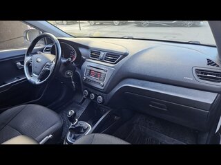 2015 Kia Rio III Рестайлинг, белый, 950000 рублей, вид 5
