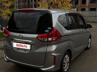 2020 Honda Freed II Рестайлинг, серый, 1840000 рублей, вид 3