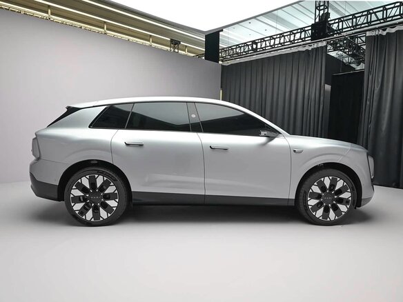 2026 Audi E7X, серебристый, 7399900 рублей - вид 5