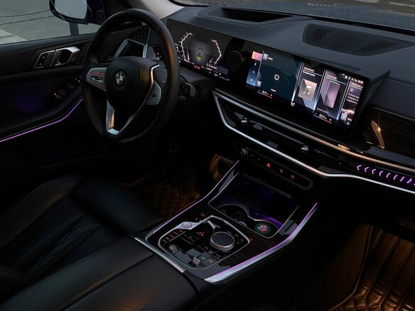 2022 BMW X7 40i I (G07) Рестайлинг, серый - вид 20
