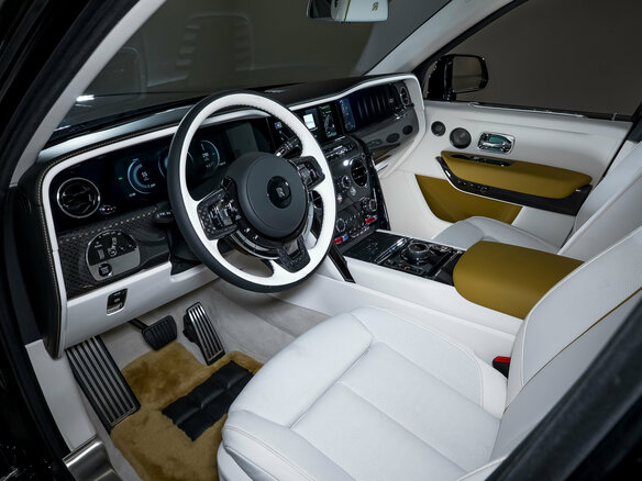 2025 Rolls-Royce Cullinan Black Badge I Рестайлинг (Series II), чёрный, 72000000 рублей - вид 17