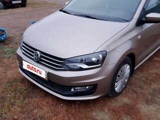 2017 Volkswagen Polo V Рестайлинг, бежевый, 1300000 рублей, вид 2