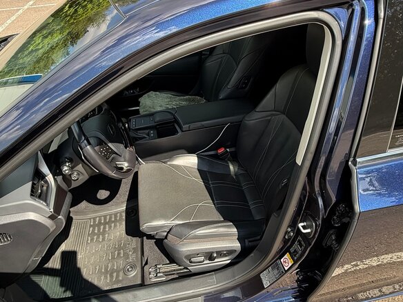 2019 Lexus ES 300h VII, синий, 4600000 рублей - вид 18