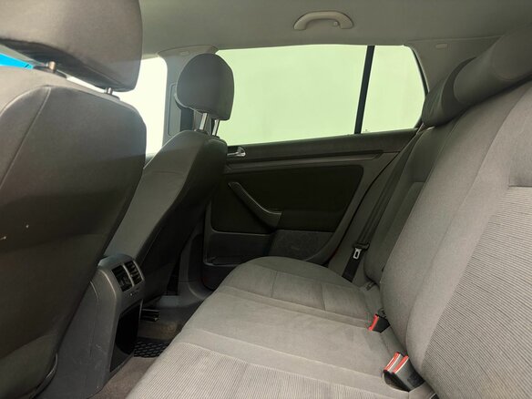 2004 Volkswagen Golf V, красный - вид 15