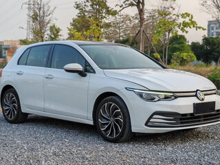 2022 Volkswagen Golf VIII, белый, 1541007 рублей, вид 3