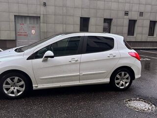 2011 Peugeot 308 I Рестайлинг, белый, 550000 рублей, вид 5