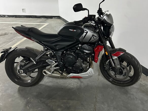 2022 Triumph Trident 660, серый, 1200000 рублей - вид 3