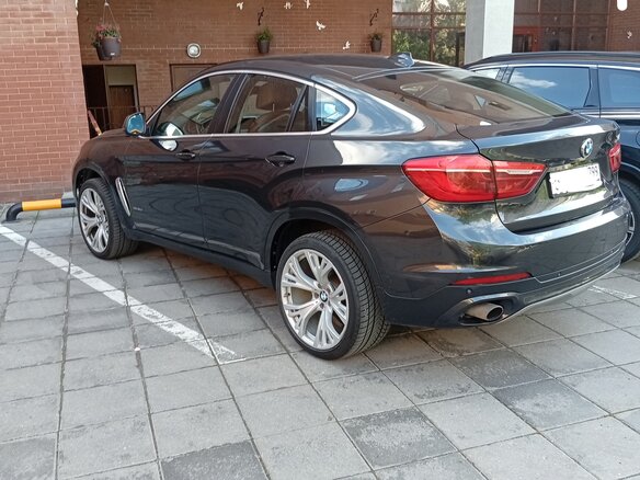 2016 BMW X6 35i II (F16), серый, 2890000 рублей - вид 2