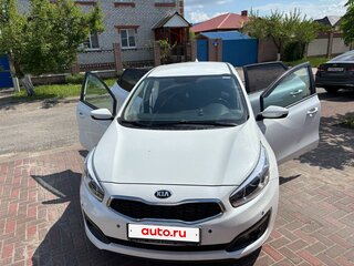 2017 Kia Ceed II Рестайлинг, белый, 1280000 рублей, вид 1
