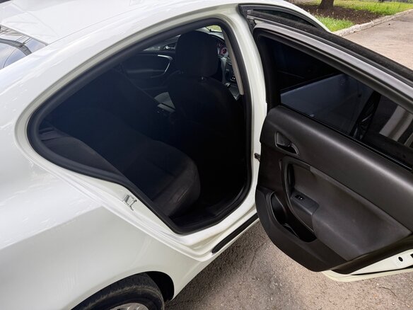 2014 Opel Insignia I Рестайлинг, белый, 820000 рублей - вид 15