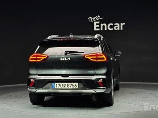 2021 Kia Niro I Рестайлинг, белый, 1670005 рублей, вид 4
