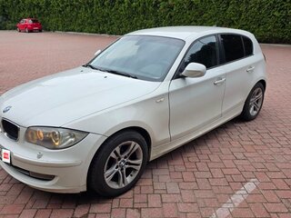 2010 BMW 1 серии 116i I (E81/E82/E87/E88) Рестайлинг, белый, 770000 рублей, вид 4