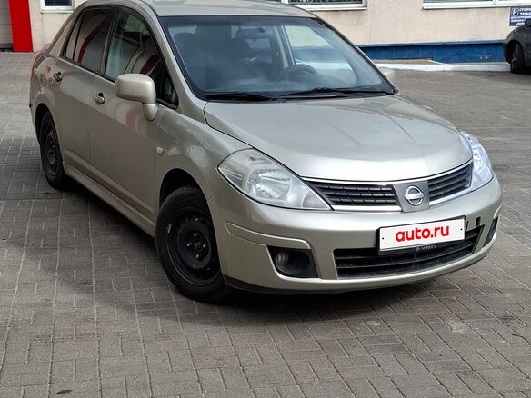 2011 Nissan Tiida I Рестайлинг, коричневый, 360000 рублей