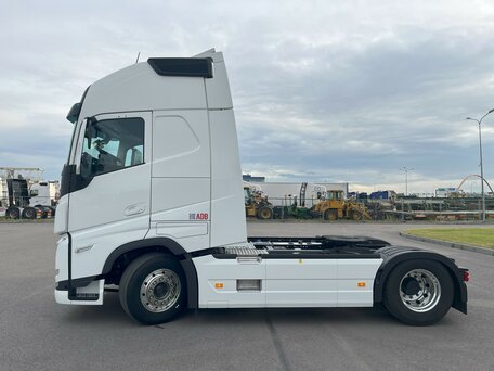 2024 Volvo FH, белый, 16490000 рублей, вид 4