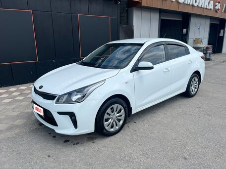 2017 Kia Rio IV, белый, 1300000 рублей, вид 1