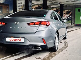 2018 Hyundai Sonata VII (LF) Рестайлинг, серый, 1750000 рублей, вид 4
