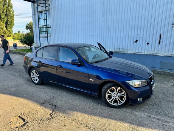 2011 BMW 3 серии 318i V (E90/E91/E92/E93) Рестайлинг, синий, 970000 рублей - вид 2