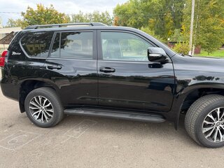 2022 Toyota Land Cruiser Prado 150 Series Рестайлинг 3, чёрный, 5700000 рублей, вид 4