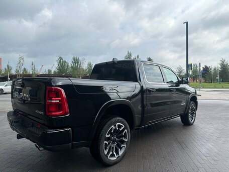 2026 Ram 1500 Crew Cab V Рестайлинг, чёрный, 9299000 рублей, вид 4