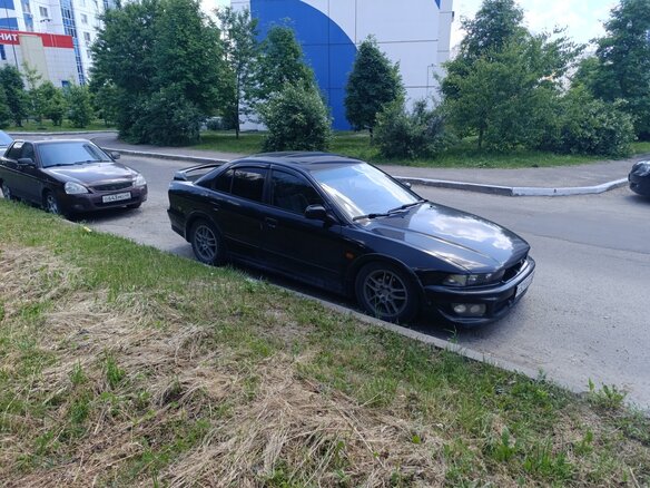 2002 Mitsubishi Galant VIII Рестайлинг, чёрный, 500000 рублей - вид 3