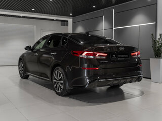 2019 Kia Optima IV Рестайлинг, коричневый, 2200000 рублей, вид 4