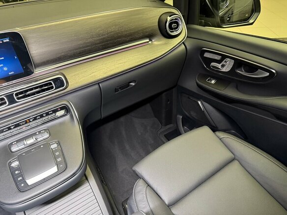 2024 Mercedes-Benz V-Класс Extra Long 300 d экстра длинный III (W447) Рестайлинг 2, чёрный, 16400000 рублей - вид 13