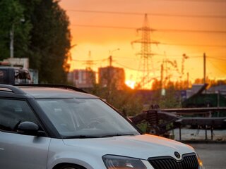 2014 Skoda Yeti I Рестайлинг, серебристый, 1750000 рублей, вид 3