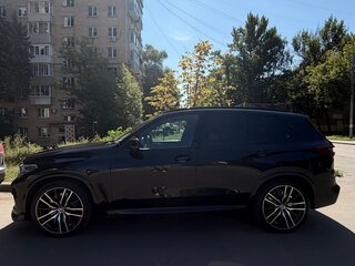 2019 BMW X5 40i IV (G05/G18), чёрный, 6300000 рублей, вид 4
