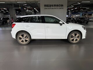 2023 Audi Q2 L 35 TFSI I Рестайлинг, белый, 2299900 рублей, вид 4