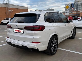 2020 BMW X5 25d IV (G05/G18), белый, 5100000 рублей, вид 4