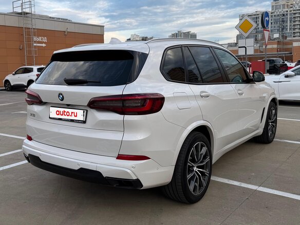 2020 BMW X5 25d IV (G05/G18), белый, 5100000 рублей - вид 3