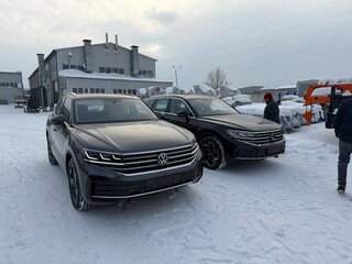 2025 Volkswagen Touareg III Рестайлинг, серый, 12800000 рублей, вид 4