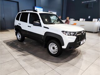 2026 Lada (ВАЗ) Niva Travel I Рестайлинг, белый, 1399900 рублей, вид 2