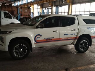 2019 Mitsubishi L200 V Рестайлинг, белый, 2300000 рублей, вид 3